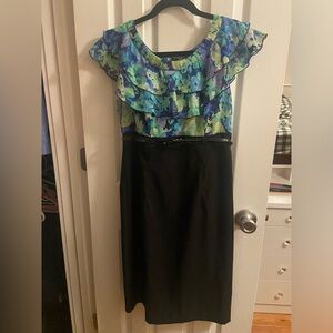 Blue floral print dress with belt, size 6, very good condition